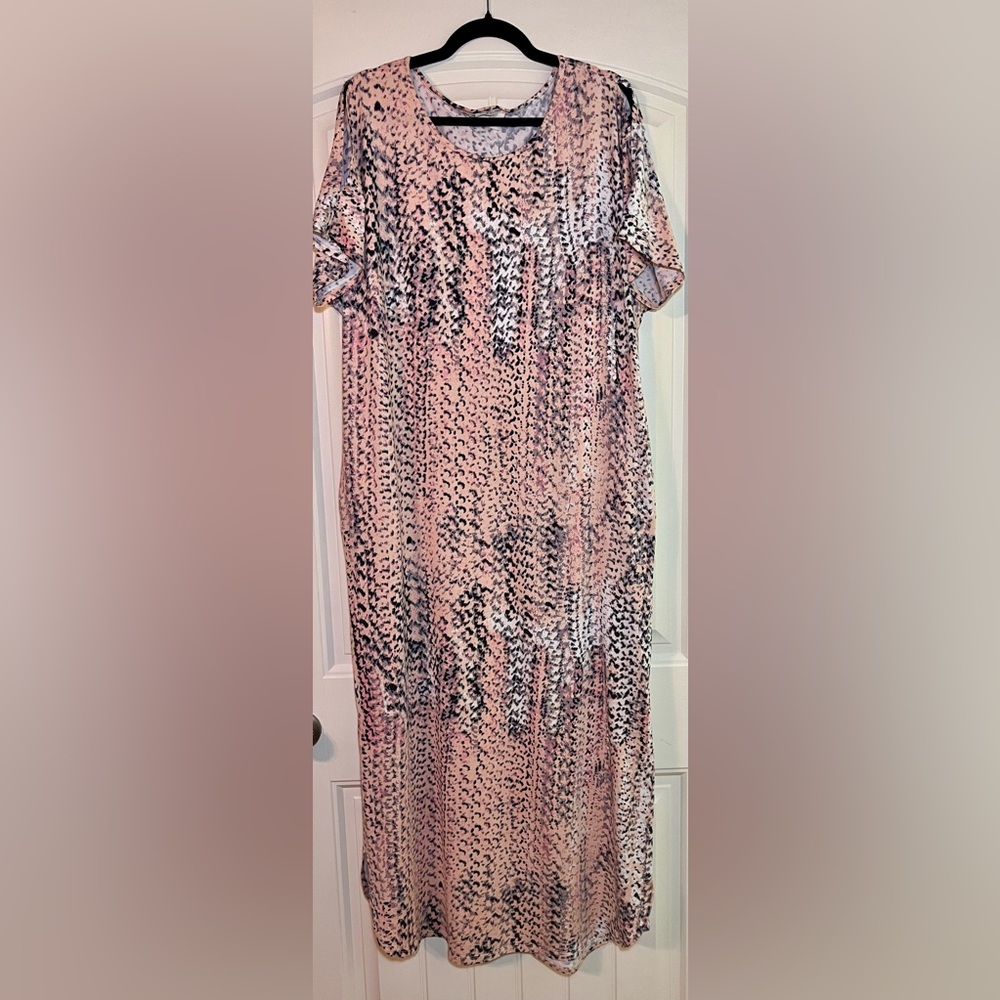 Print dress with pink and grey